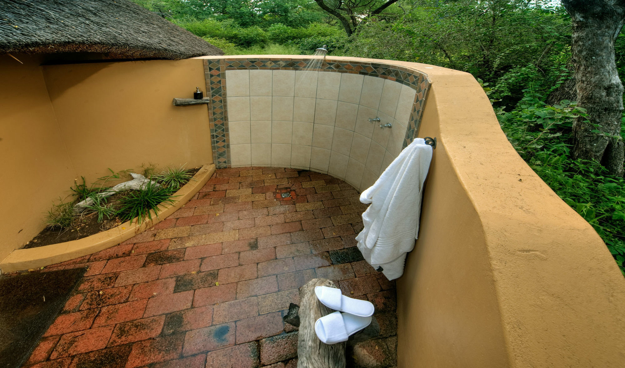 Royal Tree Lodge Маун Экстерьер фото